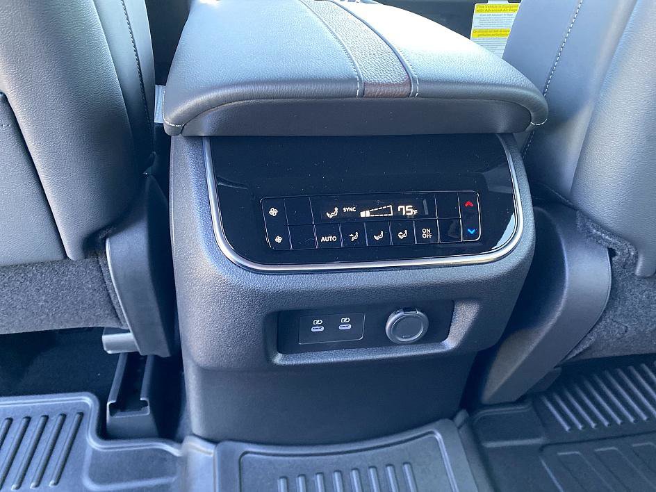 New 2026 Nissan Armada SL w/ Captain's Chari Seat Package image 23