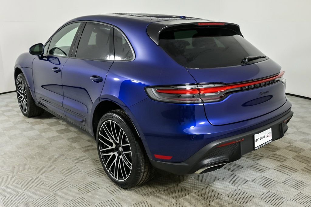 New 2026 Porsche Macan image 3