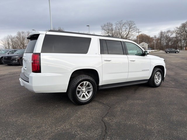 Used 2018 Chevrolet Suburban LT w/ Luxury Package image 3