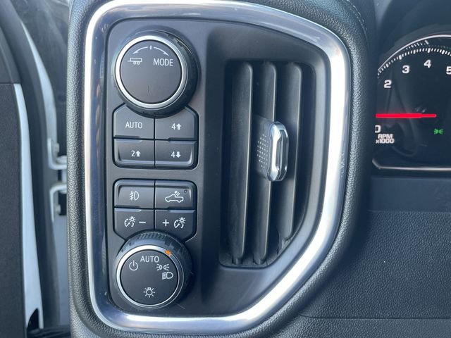 Used 2022 Chevrolet Silverado 1500 LT Trail Boss w/ Bed Protection Package AWD/4WD image 17