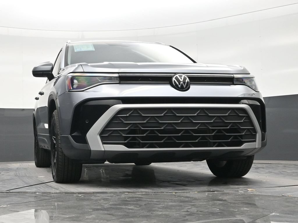 Used 2025 Volkswagen Taos SE FWD image 26