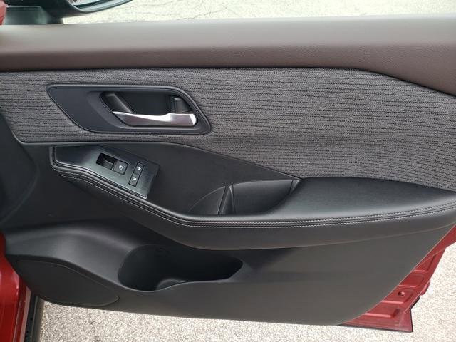 Used 2023 Nissan Rogue SV image 22