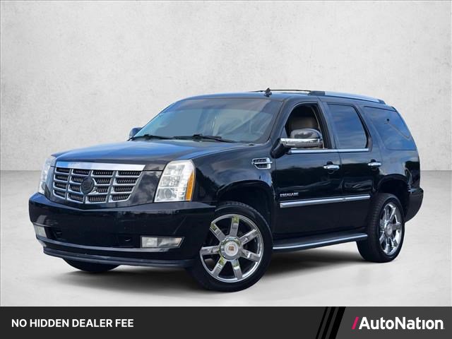 Used 2011 Cadillac Escalade Luxury RWD image 1