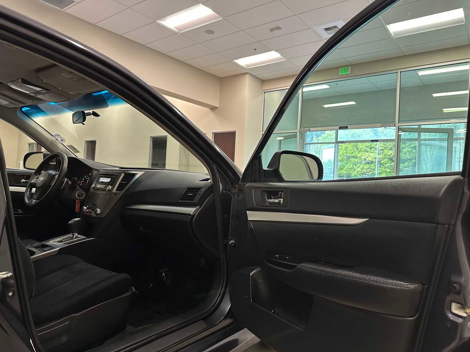 Used 2013 Subaru Legacy 2.5i Premium w/ All-Weather Pkg AWD/4WD image 26