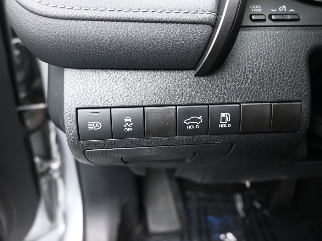 Used 2021 Toyota Camry XSE FWD image 19