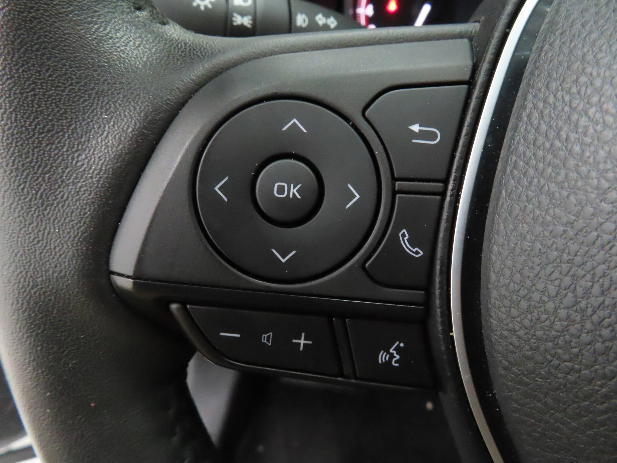 Used 2024 Toyota RAV4 Adventure w/ Convenience Package AWD/4WD image 13