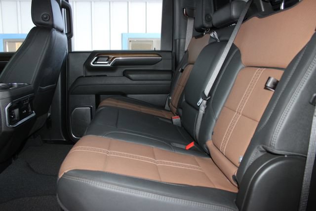 Used 2024 Chevrolet Silverado 2500 High Country w/ Technology Package AWD/4WD image 31