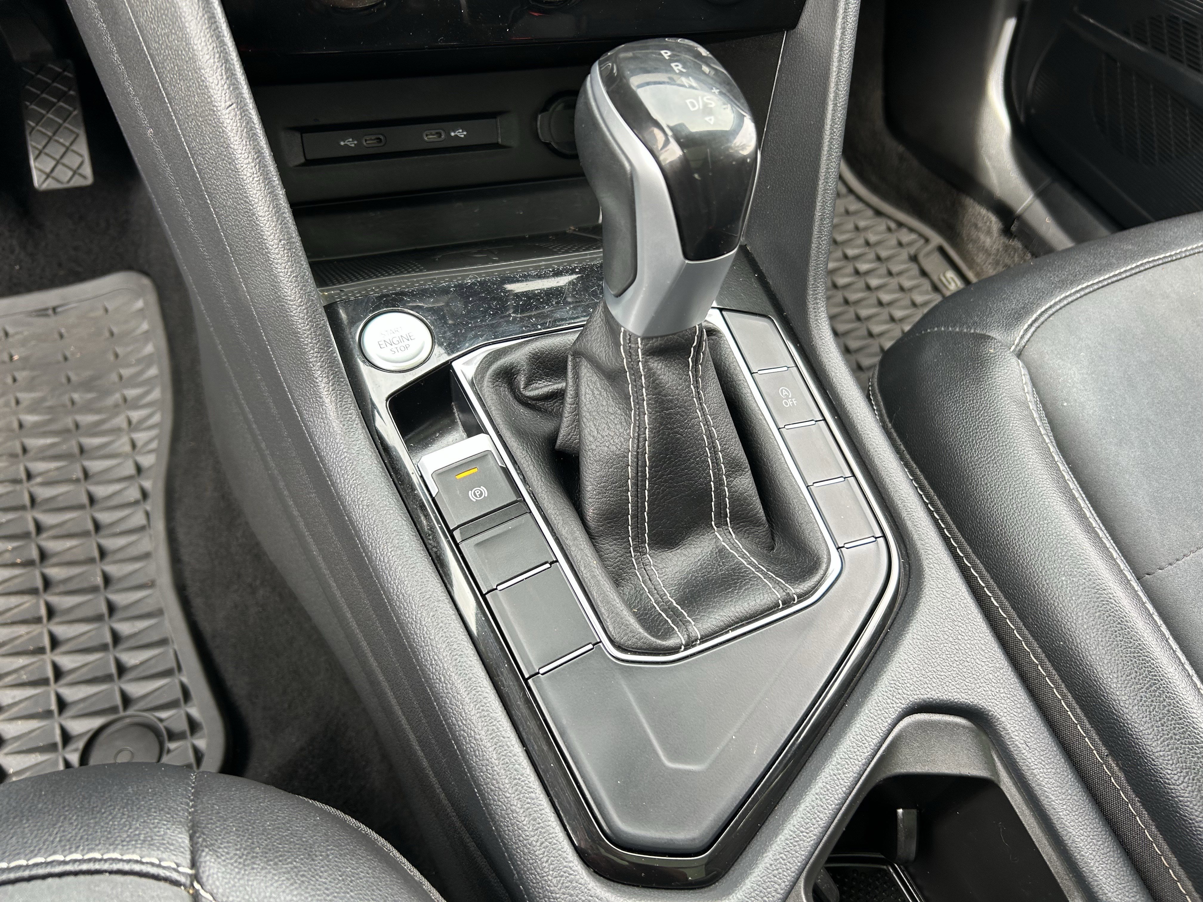 Used 2023 Volkswagen Taos SE w/ Panoramic Sunroof Package image 24