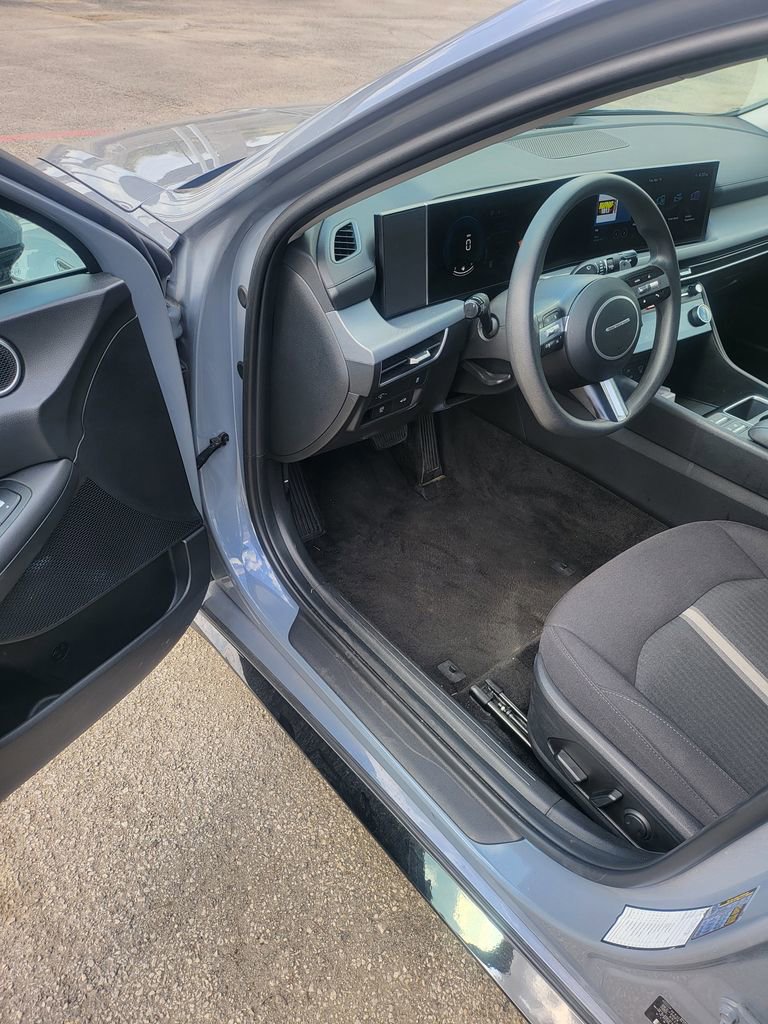Used 2025 Hyundai Sonata SEL FWD image 4