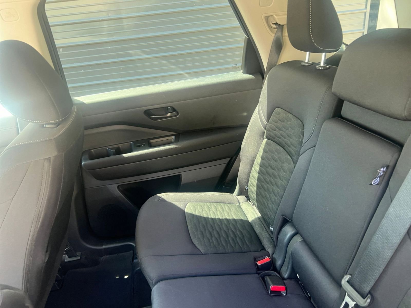 Used 2025 Nissan Pathfinder SV FWD image 39