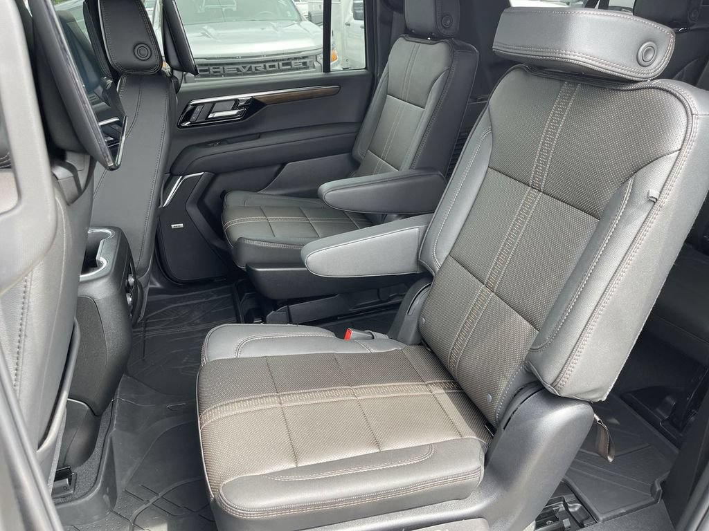 New 2026 Chevrolet Suburban High Country AWD/4WD image 23