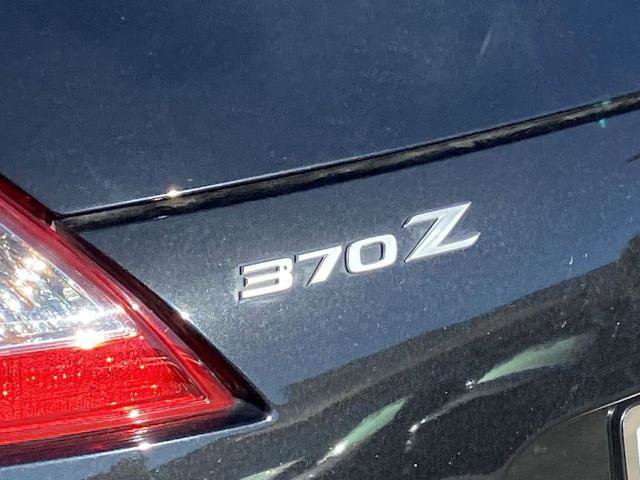 Used 2018 Nissan 370Z Touring image 23