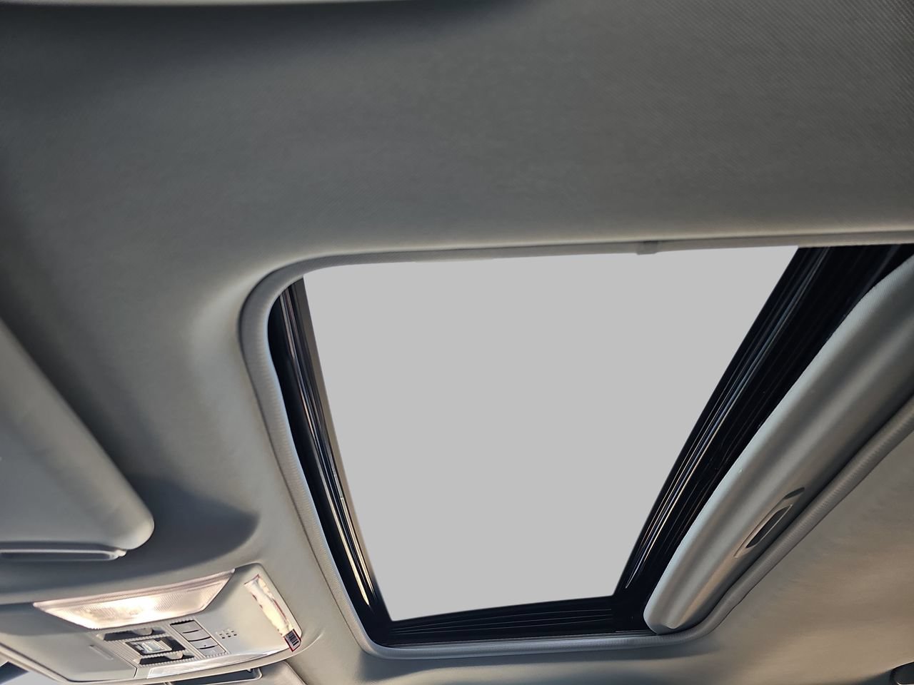 Used 2022 Toyota RAV4 Limited AWD/4WD image 35