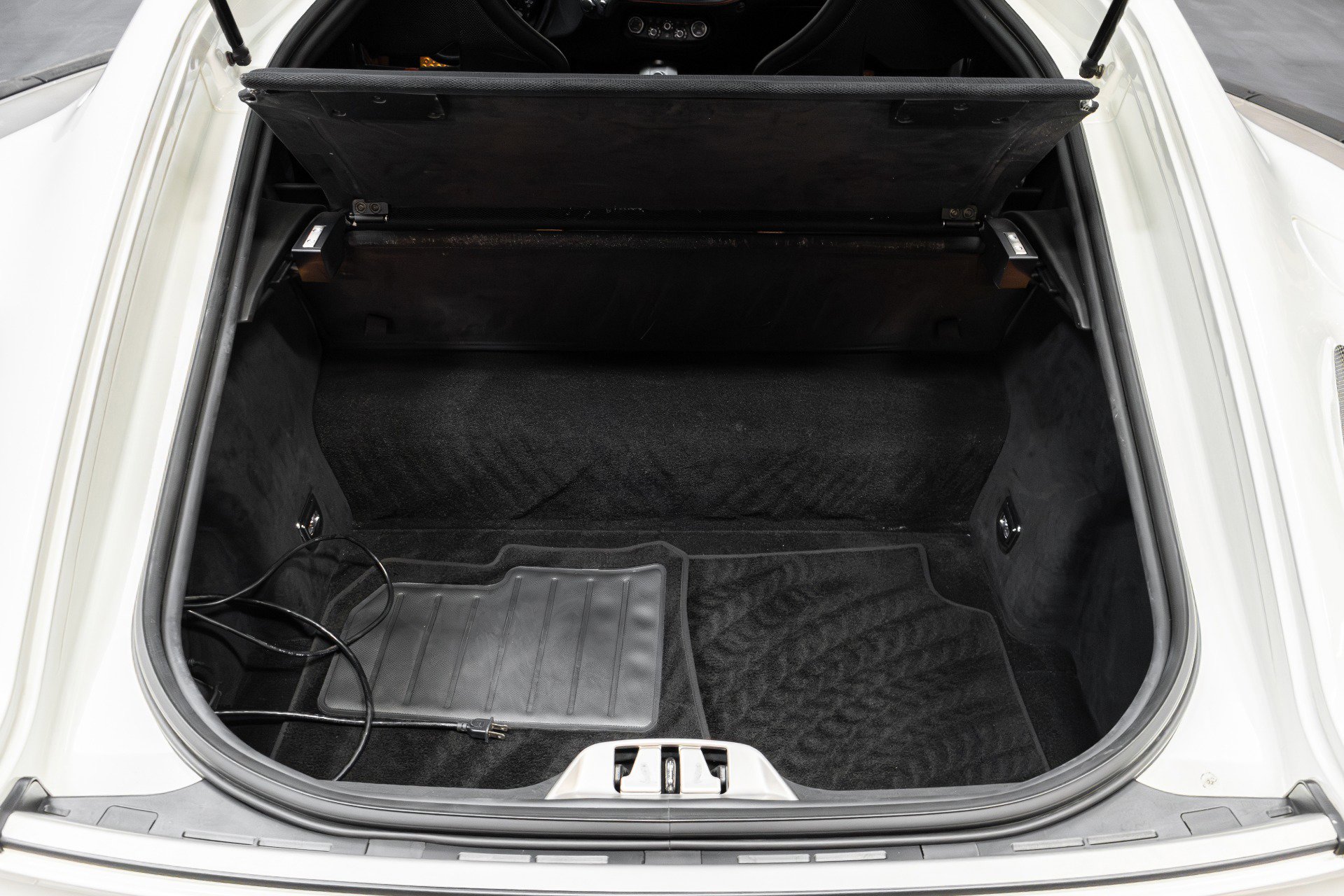 Used 2014 Ferrari F12 Berlinetta image 37