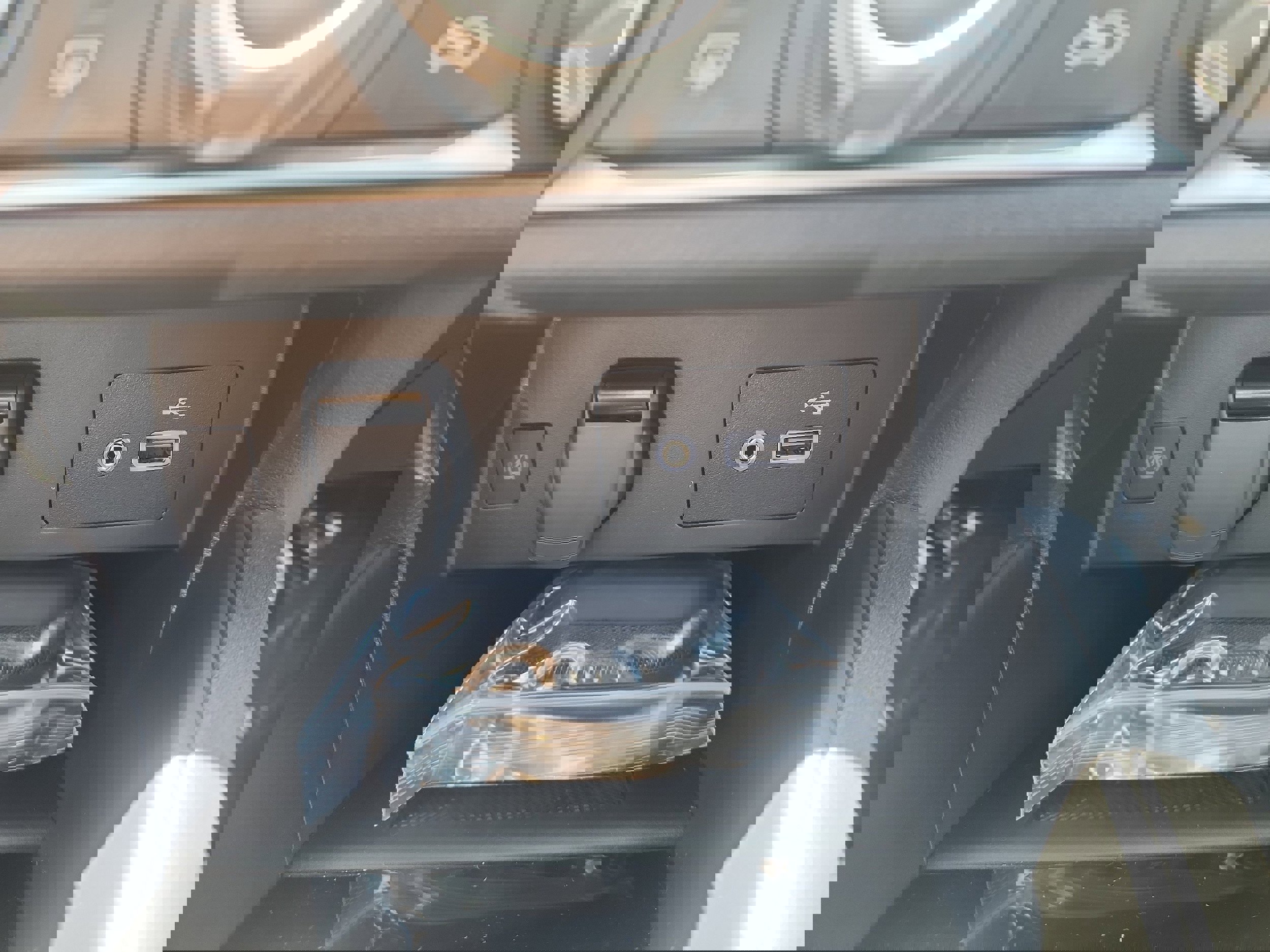 New 2025 Nissan Versa SV w/ Trunk Package image 13