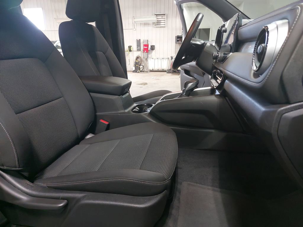 Used 2023 Chevrolet Colorado LT w/ LT Convenience Package II AWD/4WD image 10