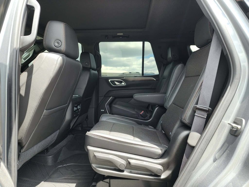 Used 2021 Chevrolet Tahoe High Country w/ Premium Package RWD image 19