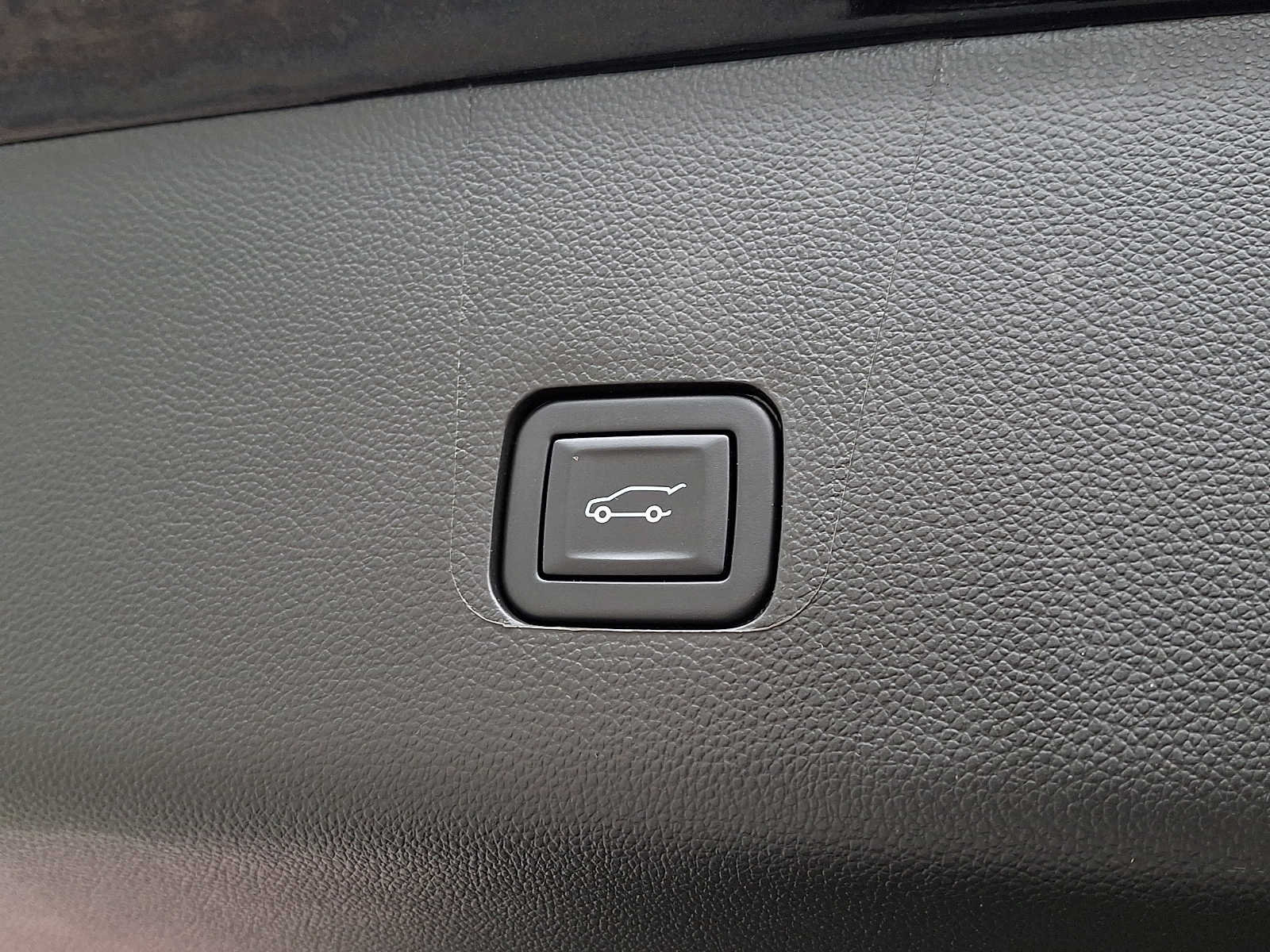 Used 2024 Chevrolet Traverse RS AWD/4WD image 37