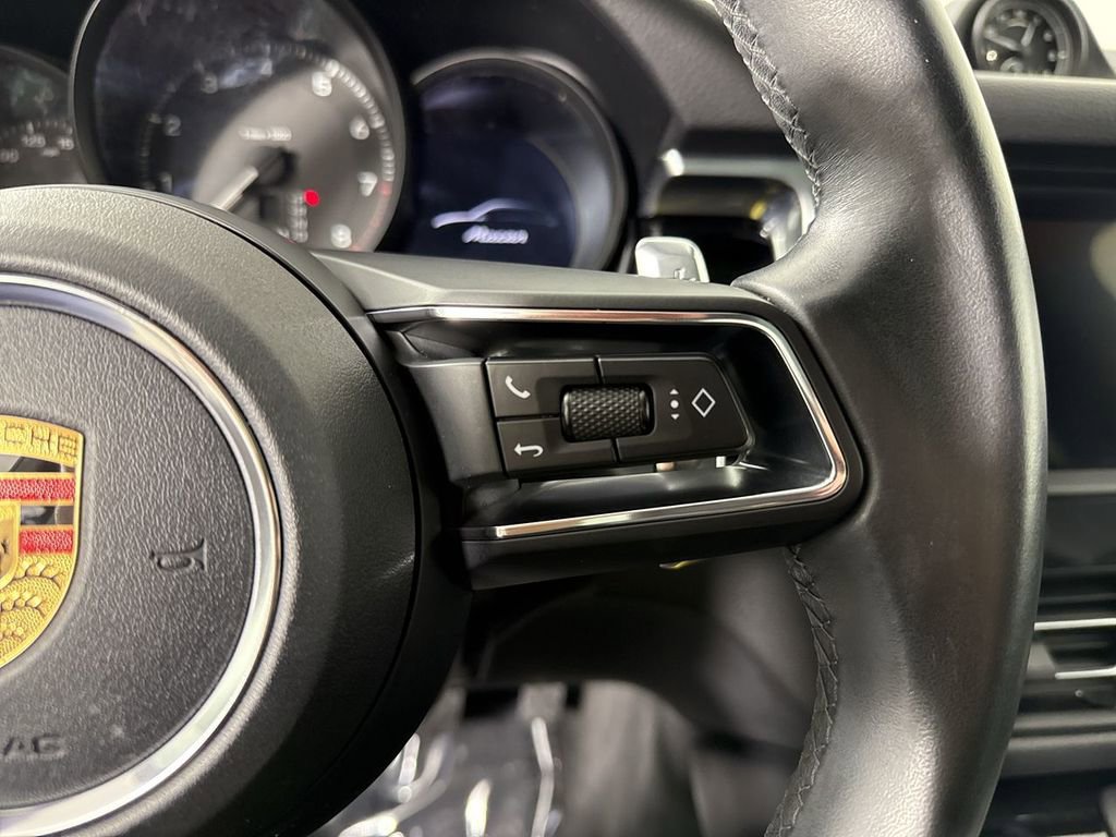 Certified 2023 Porsche Macan Turbo image 39