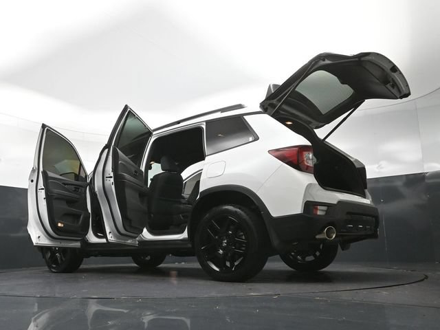 Used 2024 Honda Passport Black Edition image 32