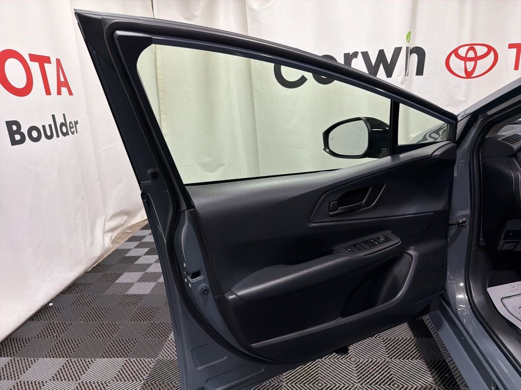 Used 2026 Toyota Prius Plug-In Hybrid FWD image 21