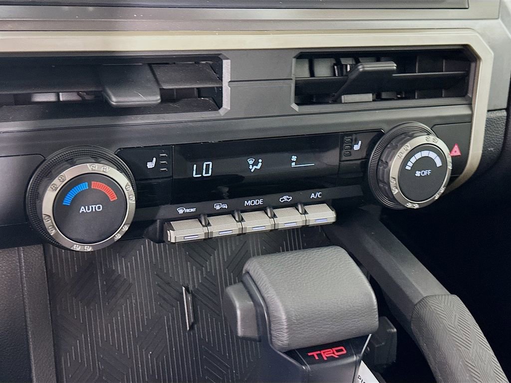 Used 2024 Toyota Tacoma TRD Sport AWD/4WD image 22