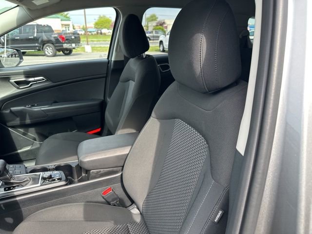 Used 2024 Kia Sportage LX AWD/4WD image 29