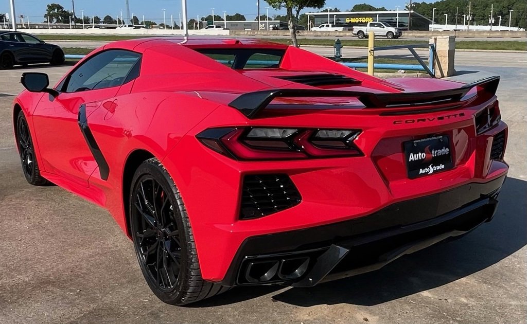 Used 2024 Chevrolet Corvette Stingray Convertible w/ Z51 Performance Package image 6