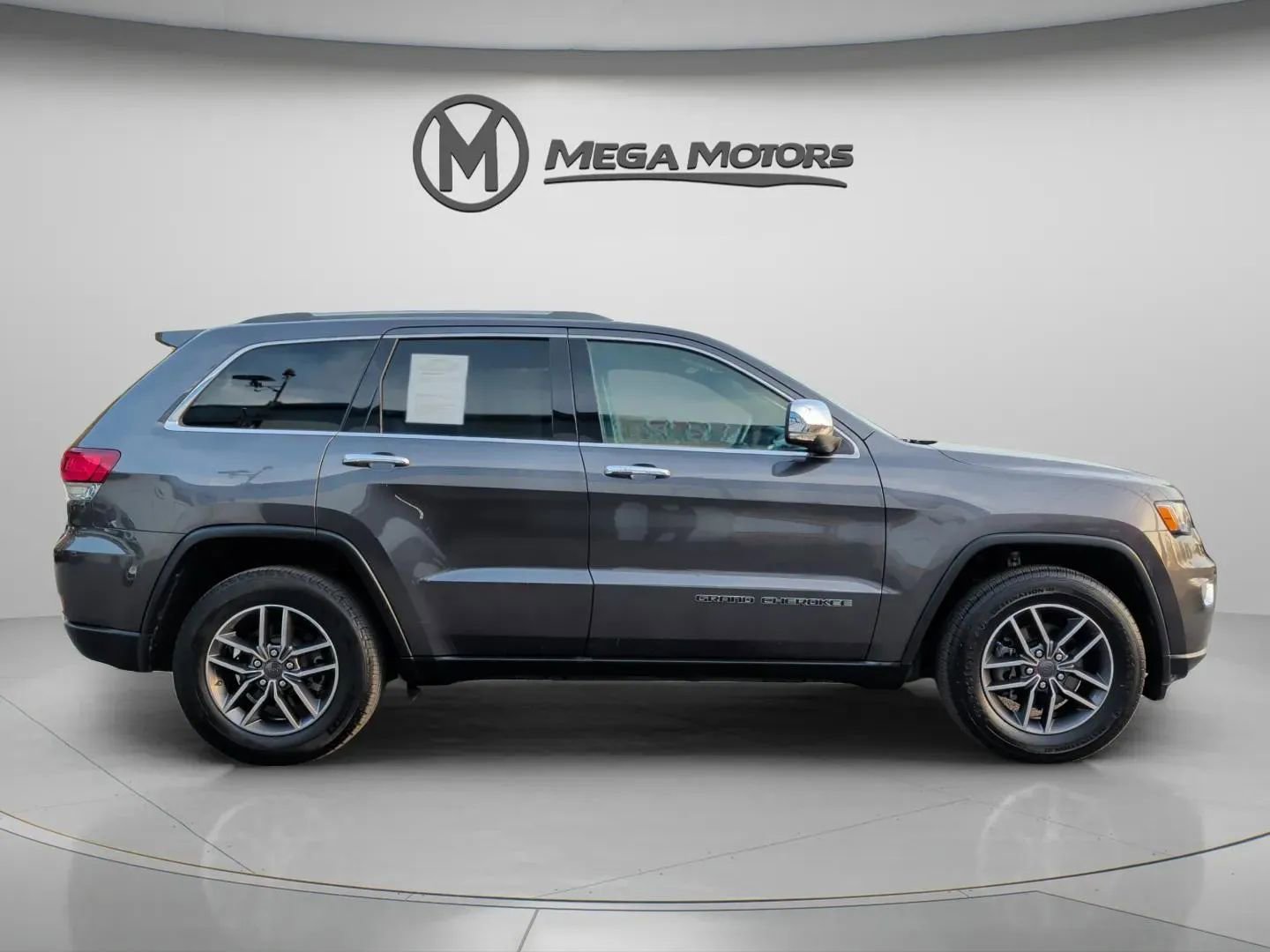 Used 2020 Jeep Grand Cherokee Limited w/ Luxury Group II RWD image 9