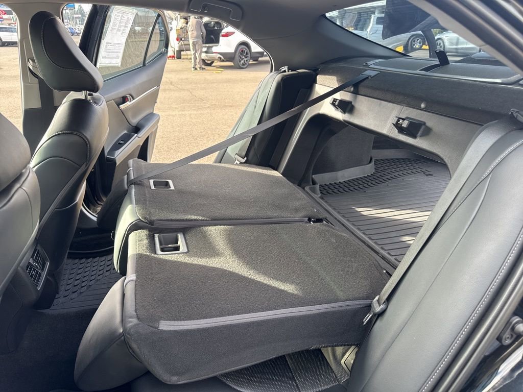 Used 2020 Toyota Camry XSE w/ Navigation Package image 16