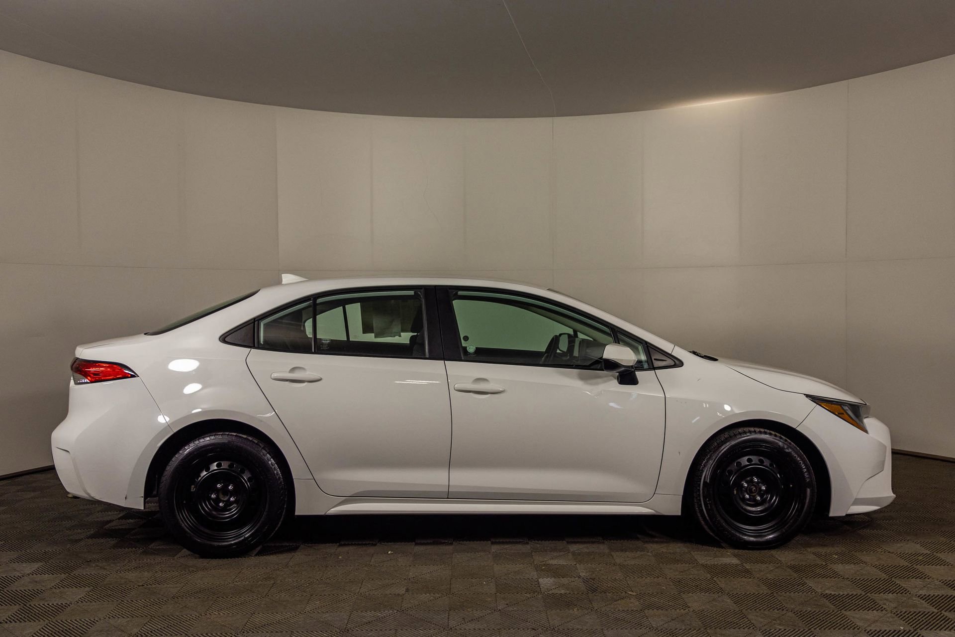 Used 2023 Toyota Corolla LE FWD image 11