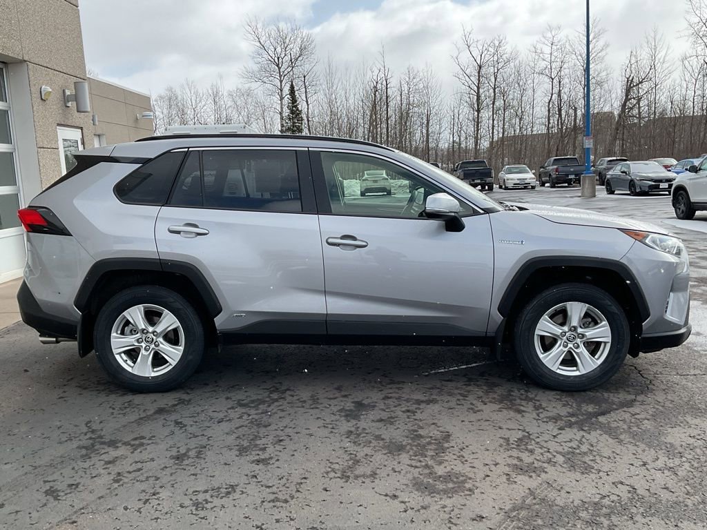 Used 2020 Toyota RAV4 XLE w/ Convenience Package image 4