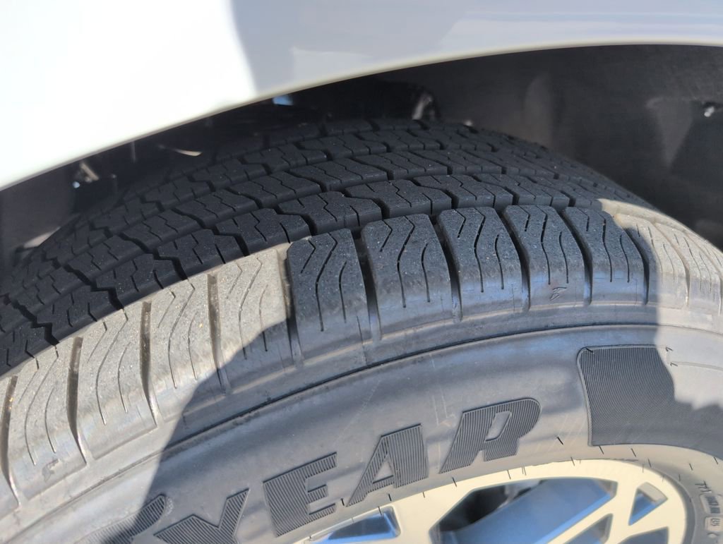 New 2026 Ford Expedition Active image 19