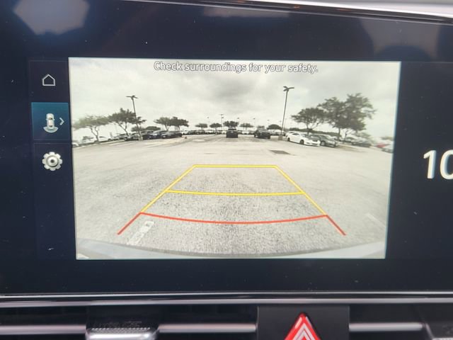 Used 2024 Hyundai Elantra SEL image 13