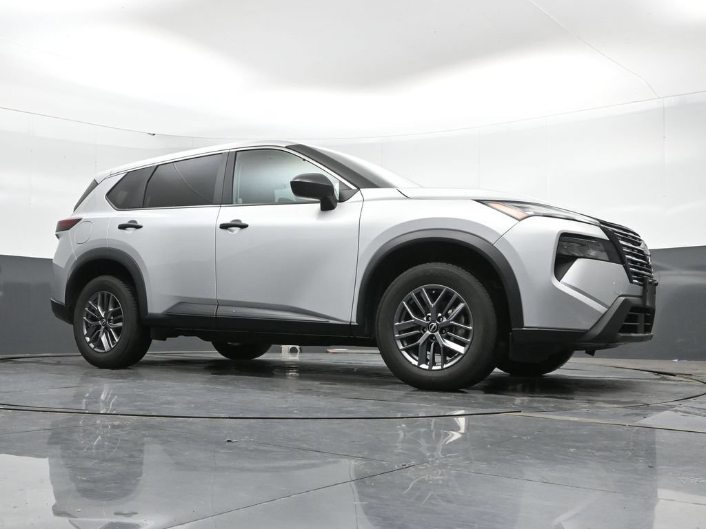 Used 2024 Nissan Rogue S AWD/4WD image 43
