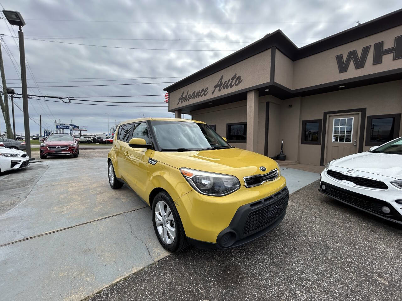 Used 2015 Kia Soul + image 4