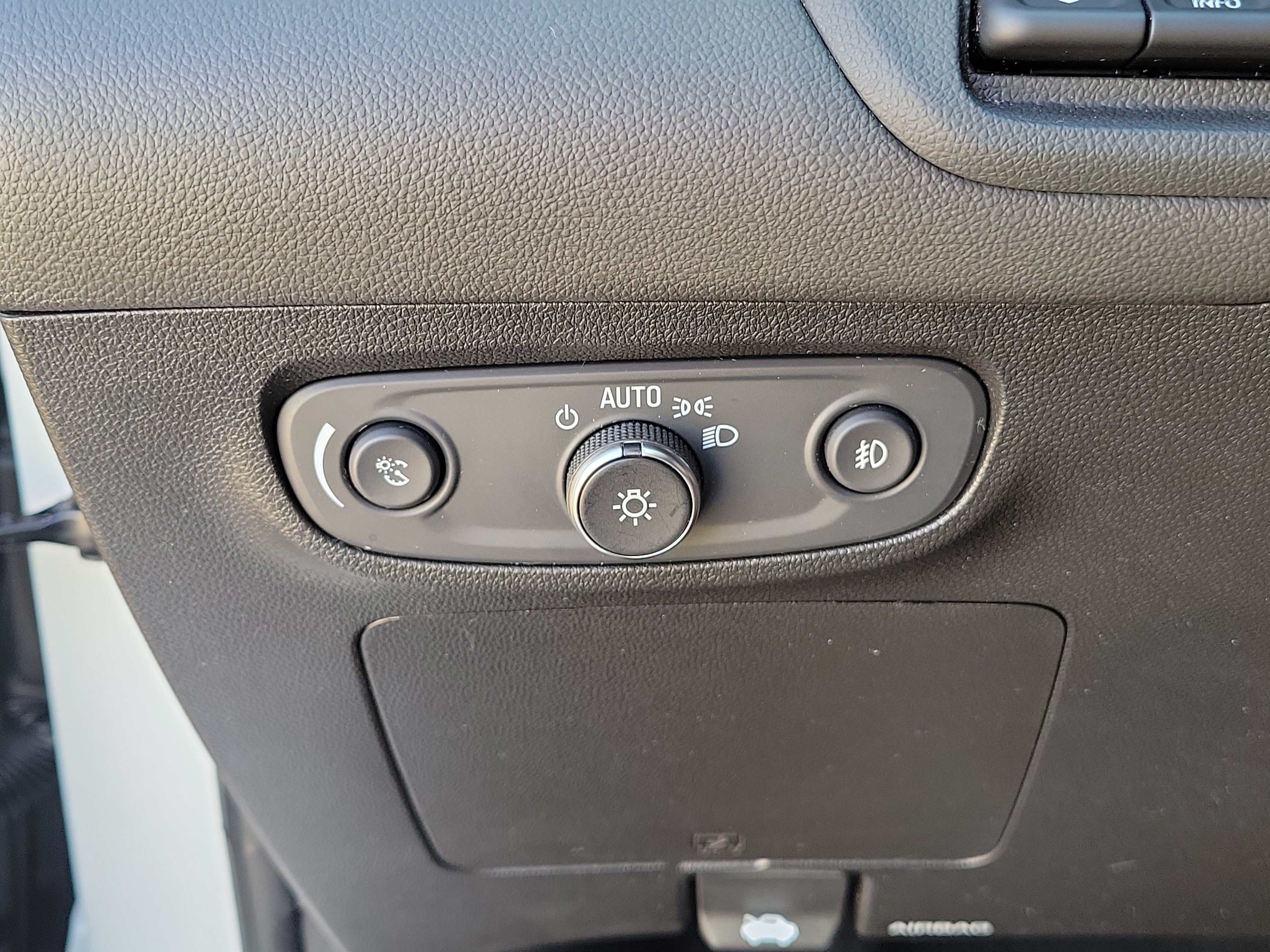 Used 2021 Buick Encore GX Select w/ Advanced Technology Package FWD image 21