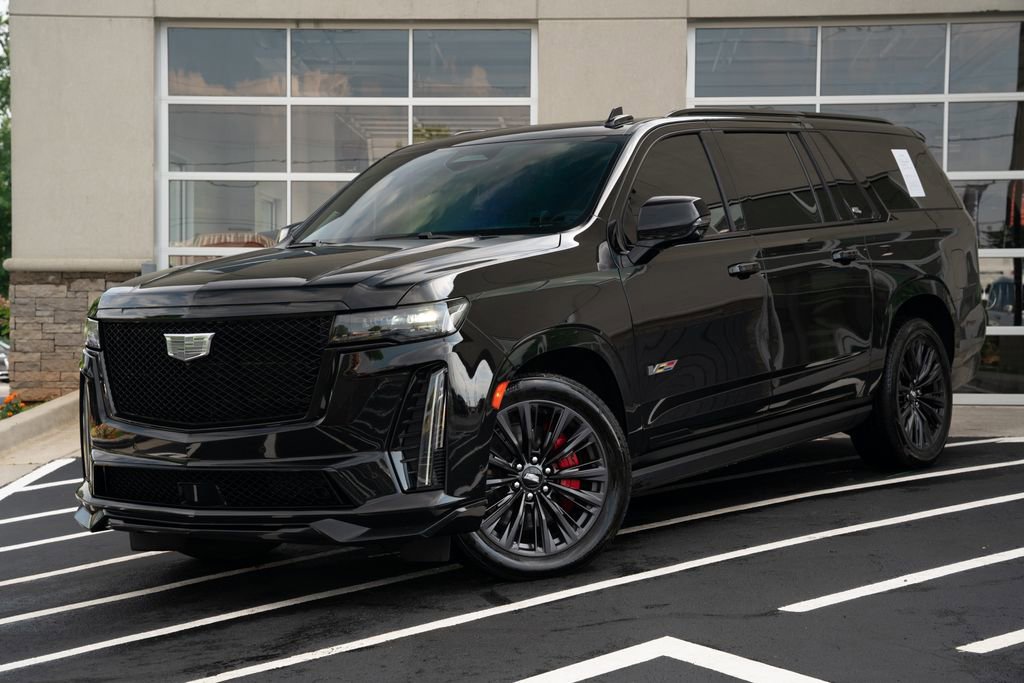 Used 2023 Cadillac Escalade ESV V w/ LPO, ONYX Package AWD/4WD image 2