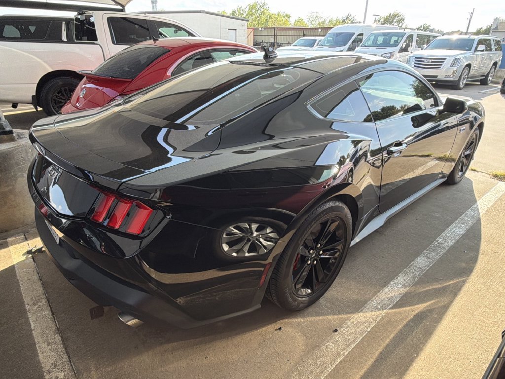 Used 2025 Ford Mustang GT RWD image 3