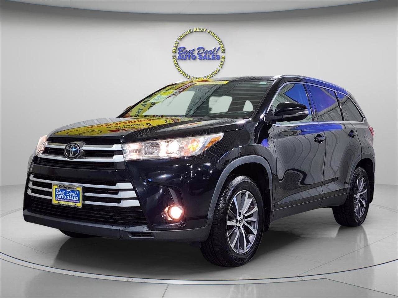 Used 2019 Toyota Highlander XLE AWD/4WD image 1