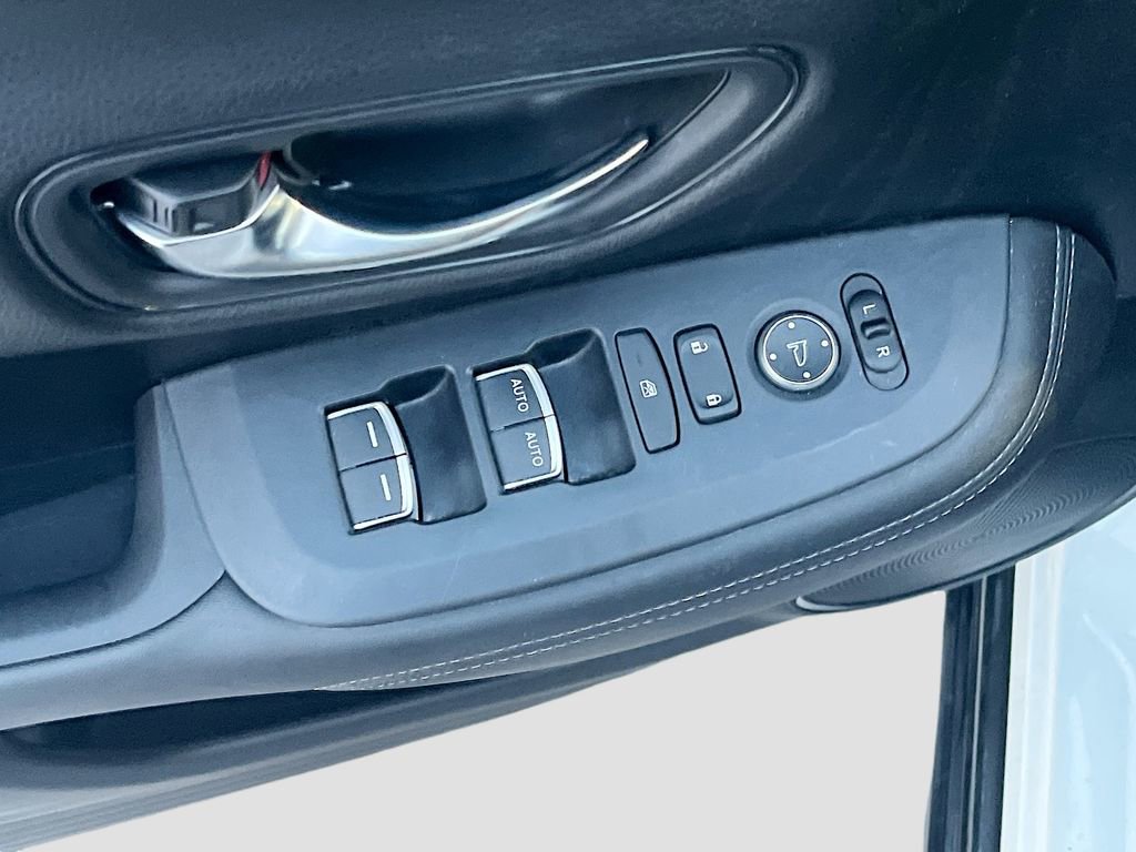 Used 2024 Honda HR-V EX-L image 18