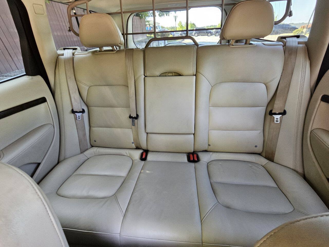 Used 2015 Volvo XC70 T5 Platinum w/ Protection Package FWD image 10