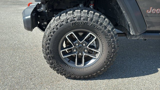 Used 2026 Jeep Gladiator Mojave w/ Safety Group AWD/4WD image 11