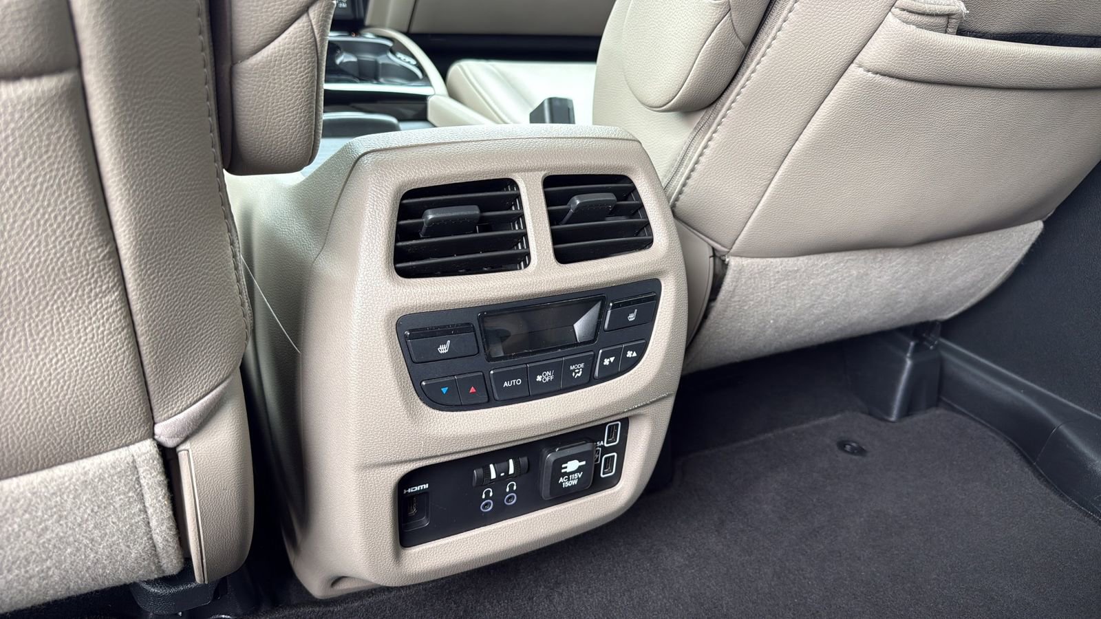 Used 2021 Honda Pilot Touring image 27