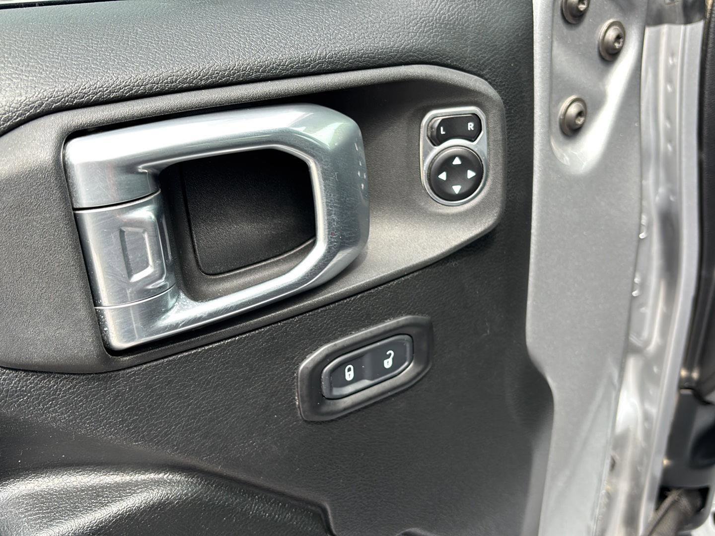 Used 2021 Jeep Wrangler Unlimited Rubicon w/ LED Lighting Group image 17