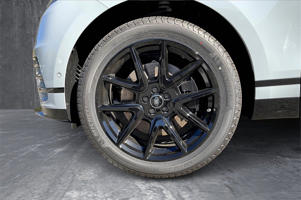 New 2026 Land Rover Range Rover Velar Dynamic SE image 11