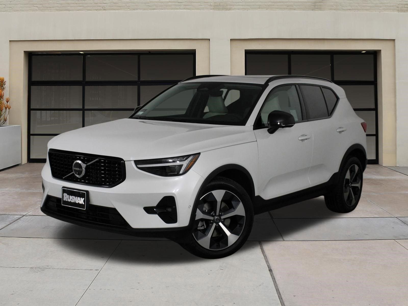 Certified 2026 Volvo XC40 B5 Plus w/ Protection Package Premier image 3