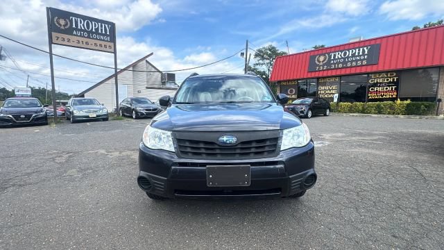 Used 2011 Subaru Forester 2.5X Premium w/ All-Weather Pkg AWD/4WD image 2