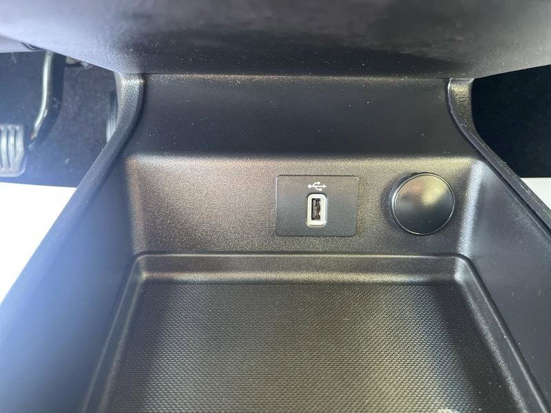 Used 2017 Ford Fusion SE w/ Equipment Group 201A image 32
