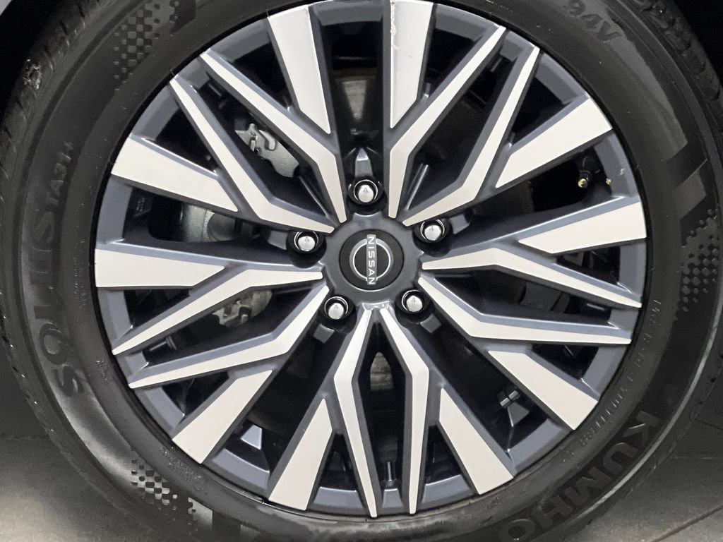 Used 2025 Nissan Altima 2.5 SV FWD image 59